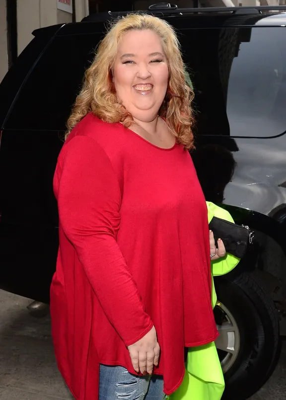 'You Look Fabulous': Users Are Stunned by Mama June's Weight Loss of 78 LBS – Photos of Her New Slim Figure